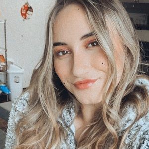 Meet your Posher, Hana